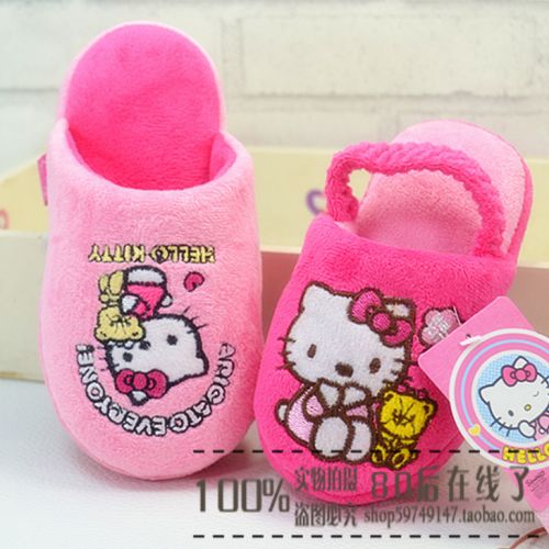 Chaussons enfants en HELLO KITTY pour hiver - semelle caoutchouc antidérapant Ref 1016889