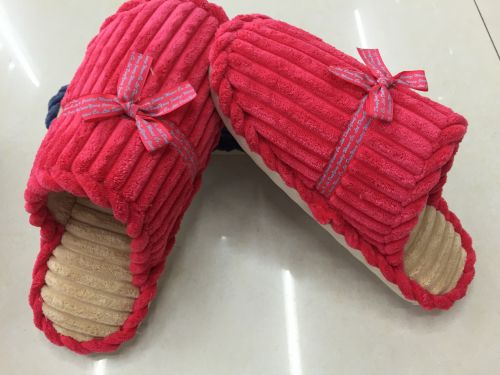 Chaussons enfants en pour hiver - semelle caoutchouc naturel Ref 1018148