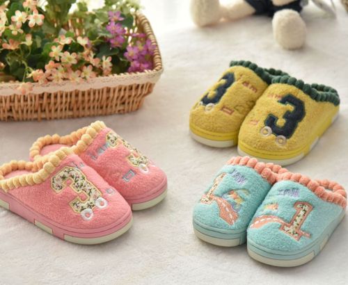 Chaussons enfants en pour hiver - semelle caoutchouc Ref 1036399