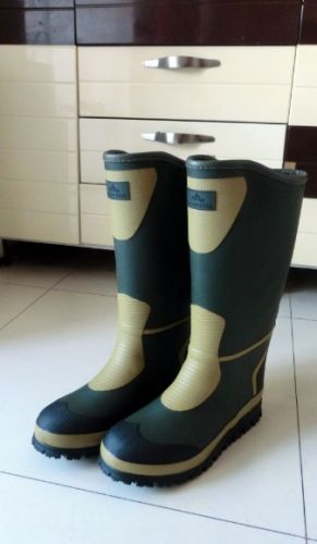 Chaussures - bottes caoutchouc homme pour hiver semelle Ref 959333