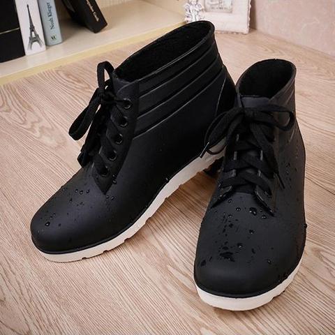 Chaussures - bottes caoutchouc homme pour été semelle plastique Ref 960821