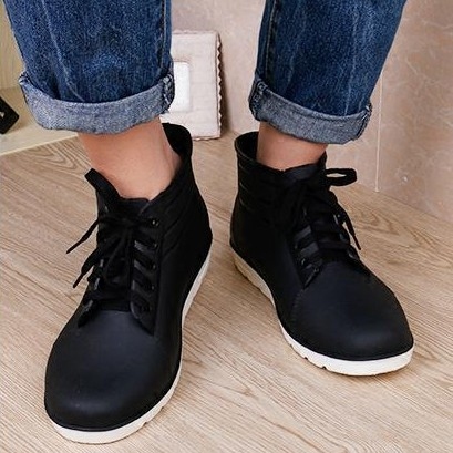 Chaussures - bottes caoutchouc homme pour hiver semelle plastique Ref 961004