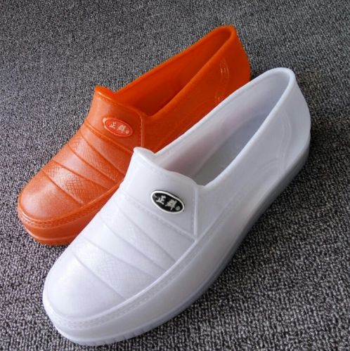 Chaussures - bottes caoutchouc homme pour été semelle plastique Ref 961073