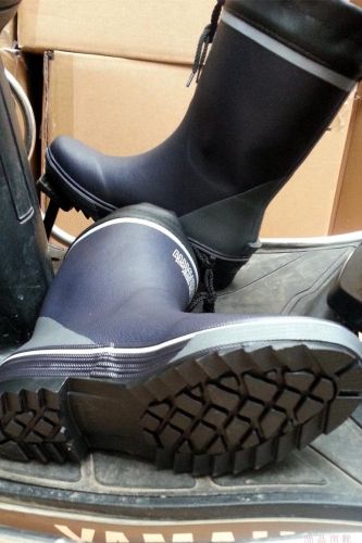 Chaussures - bottes caoutchouc homme semelle plastique Ref 961286