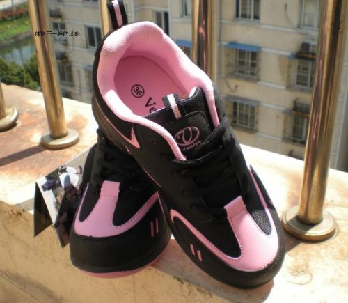 Chaussures à roulettes pour homme femme enfant - Ref 2562680