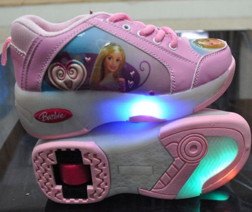 Chaussures à roulettes pour homme femme enfant - Ref 2563942