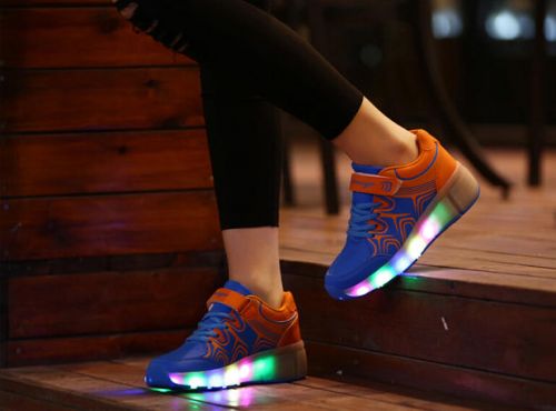 Chaussures à roulettes pour homme femme enfant - Ref 2567050