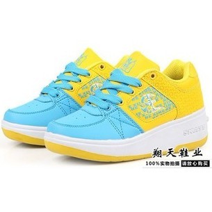 Chaussures à roulettes - Ref 2567438