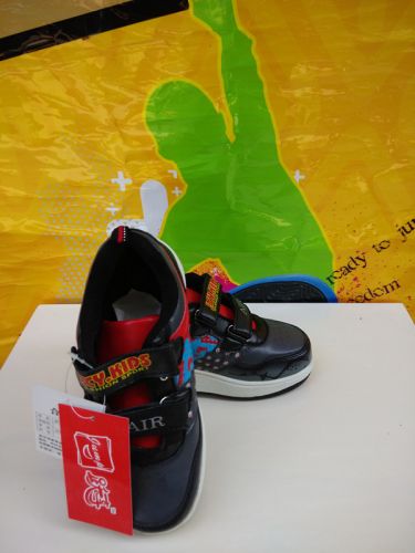 Chaussures à roulettes pour homme femme enfant - Ref 2569157