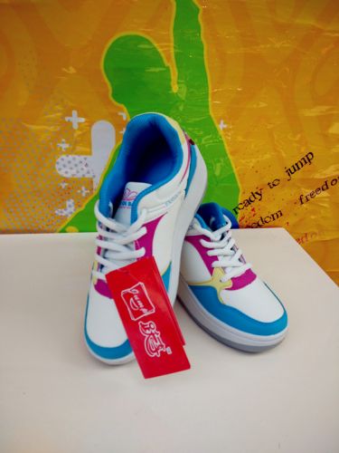 Chaussures à roulettes pour homme femme enfant - Ref 2569162
