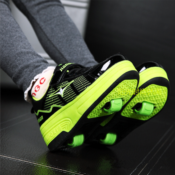 Chaussures à roulettes pour homme femme enfant - Ref 2569343