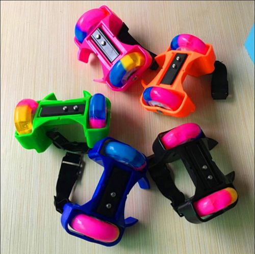 Chaussures à roulettes pour homme femme enfant - Ref 2570480