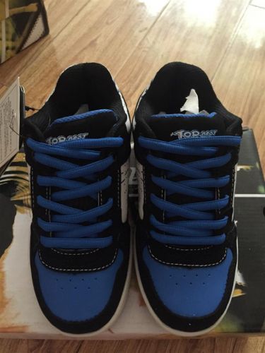 Chaussures à roulettes pour homme femme enfant - Ref 2572029