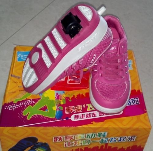Chaussures à roulettes pour homme femme enfant - Ref 2572271