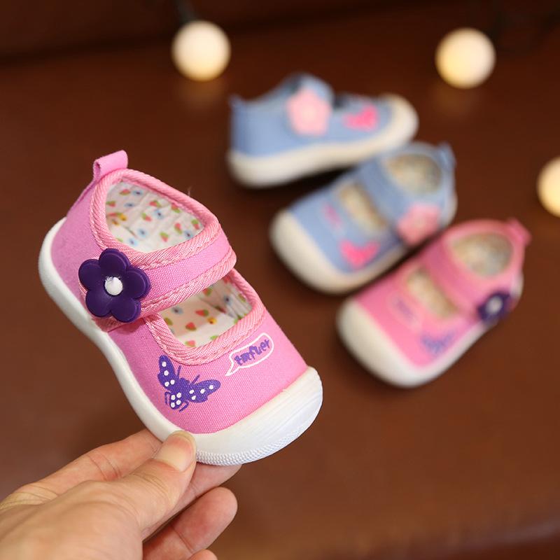 les chaussures de bébé