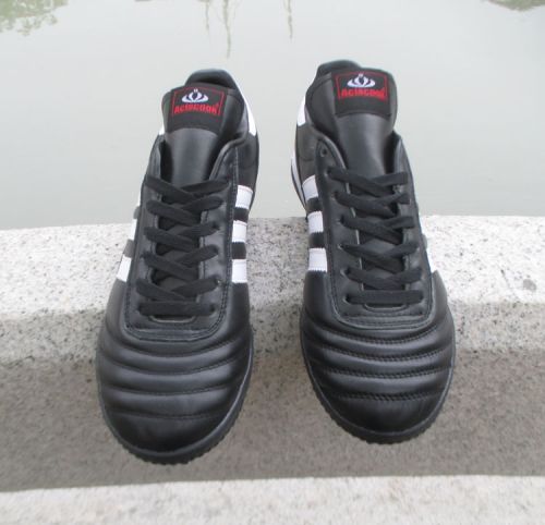 Chaussures de foot en cuir - Ref 2443159
