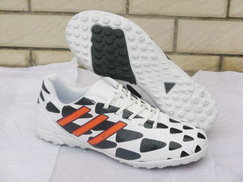 Chaussures de foot - ventilé, rembourrage en caoutchouc, Système Torsion Ref 2443869