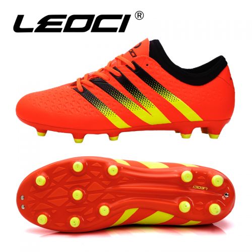 Chaussures de football LECED en Manteau peinture - pieds naturels, ventilé, rembourrage caoutchouc Ref 2442596