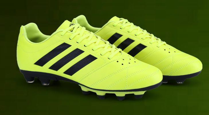 Chaussures de football en PU - ventilé, pieds naturels, rembourrage caoutchouc Ref 2444029