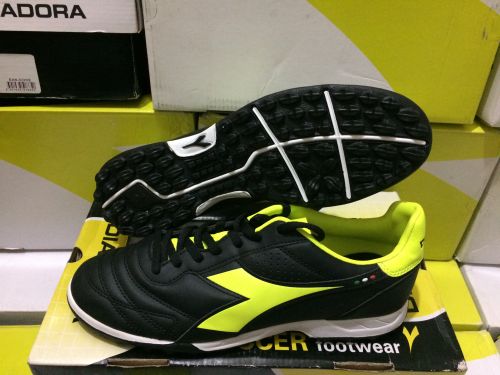 Chaussures de football - rembourrage en caoutchouc Ref 2447084