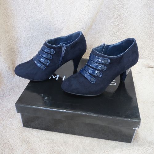 Chaussures de printemps femme en fibre Superfine ronde Ceinture décoration - doux semelle caoutchouc Ref 1000054