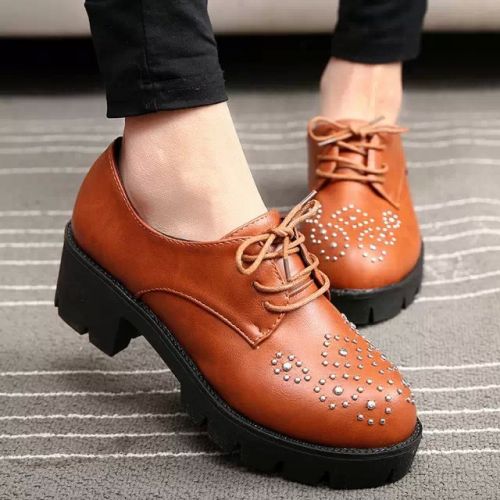 Chaussures de printemps femme en PU ronde ouverture profonde, avec lacets, avec perles, Avec une combinais