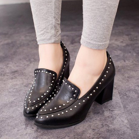 Chaussures de printemps femme en PU pointu rivet - Europe semelle caoutchouc Ref 1001053