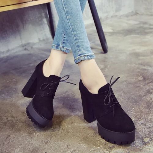 Chaussures de printemps femme en vache, Nubuck, ronde avec lacets - semelle caoutchouc Ref 1001770