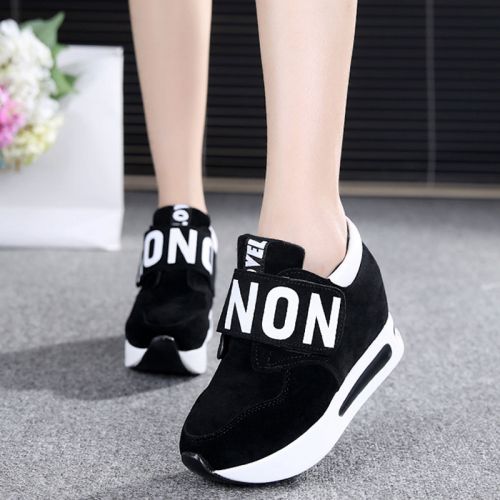 Chaussures de printemps femme en vache, Nubuck, FURREZIO ronde ouverture profonde, Génoise - semelle polyuréthane