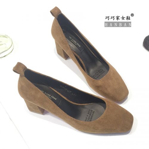 Chaussures de printemps femme en vache, Nubuck, tête carrée - semelle caoutchouc Ref 994230