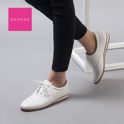 Chaussures de printemps femme en Première couche cuir DAPHNE ronde avec lacets - semelle caoutchouc Ref 994337