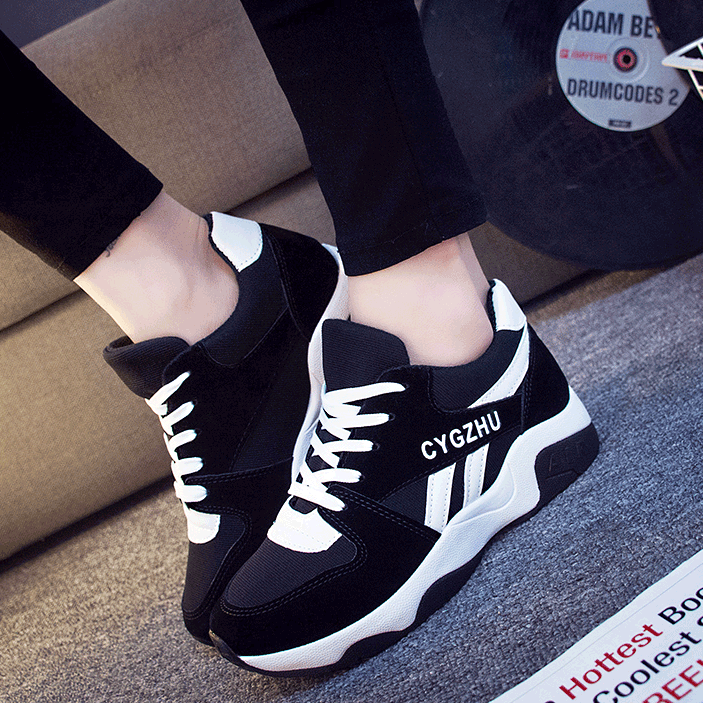 Chaussures de printemps femme en engrener ronde ouverture profonde, avec lacets, Modèles mélangées, Génoise