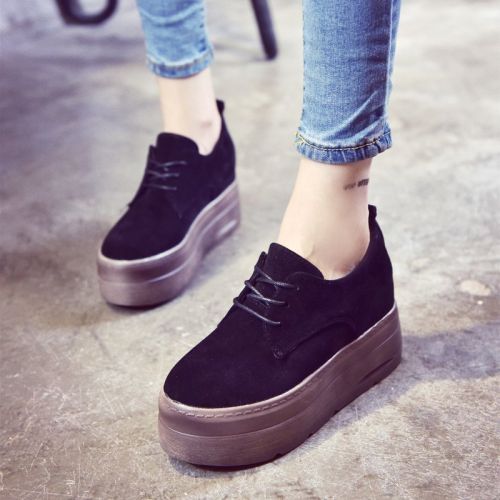 Chaussures de printemps femme en vache, Nubuck, ronde avec lacets - semelle caoutchouc Ref 995082