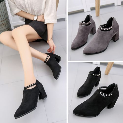 Chaussures de printemps femme en pointu creux, rivet, décoration métallique, Avec une combinaison fines, T-