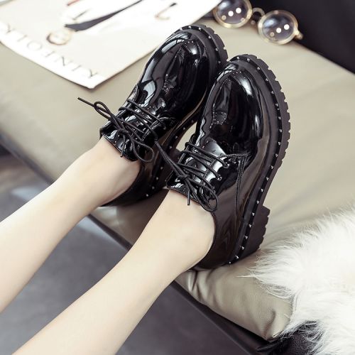 Chaussures de printemps femme en PU ronde avec lacets, rivet, décoration métallique - semelle caoutchouc Ref 995274