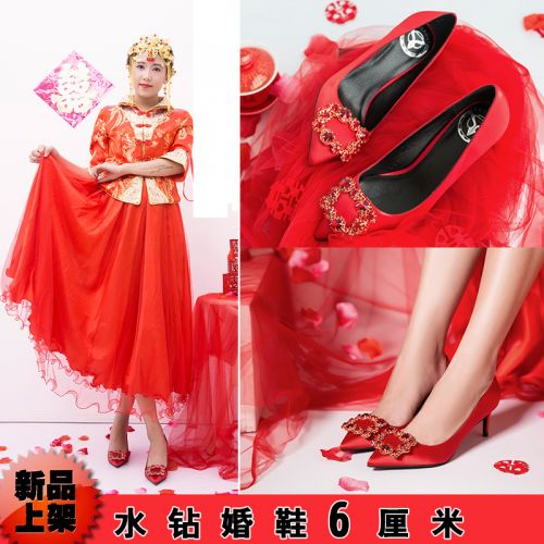Chaussures de printemps femme en satin pointu ouverture profonde, avec perles - Europe semelle caoutchouc Ref 995901