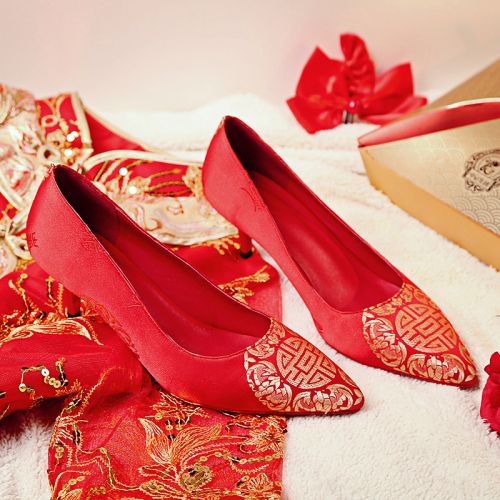 Chaussures de printemps femme en satin pointu ouverture profonde, brodé - national Wind semelle caoutchouc Ref 995982