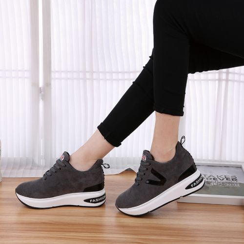 Chaussures de printemps femme en vache, Nubuck, ronde avec lacets, Wedges, étanche - semelle caoutchouc Ref 996