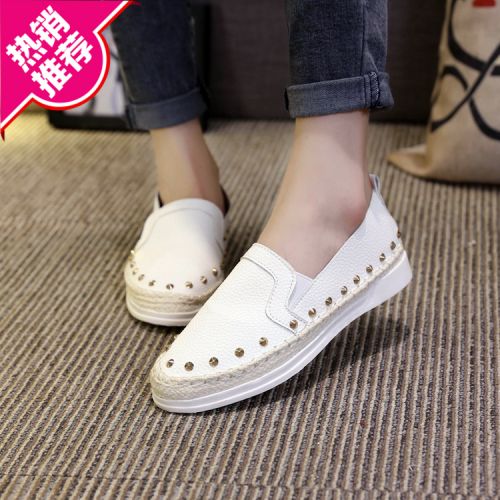 Chaussures de printemps femme en PU ronde ouverture profonde, rivet, Génoise - simple semelle caoutchouc Ref 998366