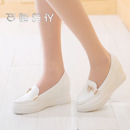 Chaussures de printemps femme en PU ronde ouverture profonde, avec perles - loisir semelle caoutchouc Ref 998386