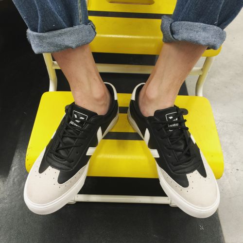 Chaussures de tennis jeunesse, 18-40 ans, - Ref 939326