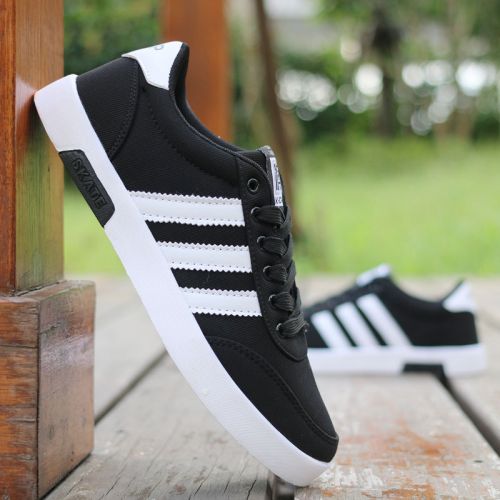 Chaussures de tennis homme jeunesse, 18-40 ans, pour printemps - tendance des jeunes semelle caoutchouc Ref 958538