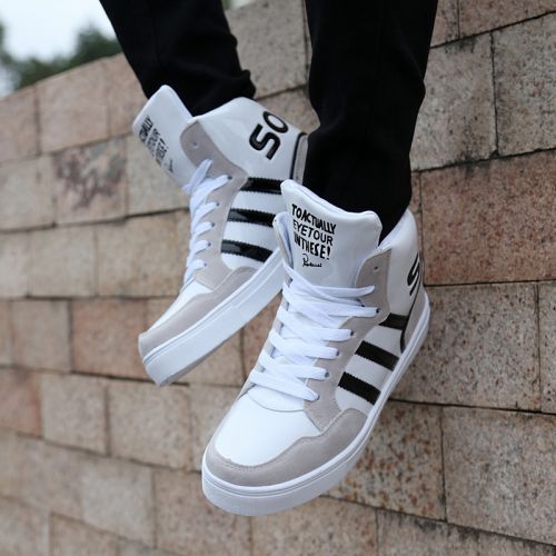 Chaussures de tennis homme jeunesse, 18-40 ans, pour été - tendance des jeunes semelle caoutchouc Ref 958665