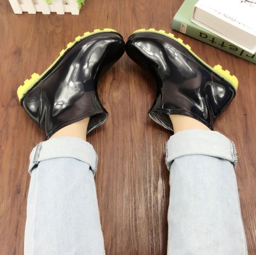 Chaussures en caoutchouc - Ref 942089