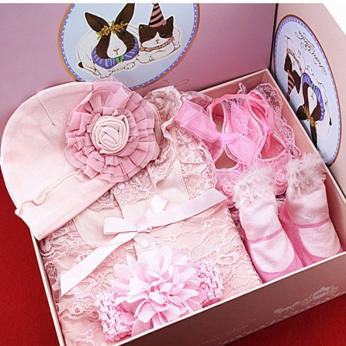 Coffret cadeau pour bébé - Vêtements + Chaussures accessoires Self-made Ref 1950567
