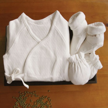 Coffret cadeau pour bébé - Vêtements + Accessoires JOHN N TREE Le coton biologique Ref 1950681