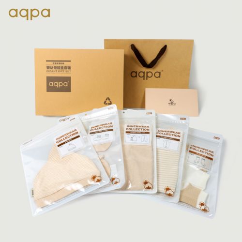 Coffret cadeau pour bébé - Vêtements + Fournitures AQPA ABK003905 coton en biologique Ref 1951017