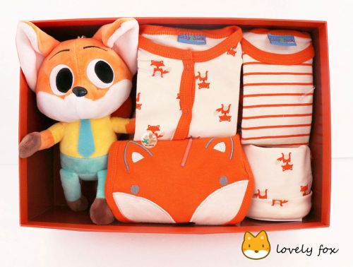 Coffret cadeau pour bébé - Vêtements + Fournitures Ref 1951200