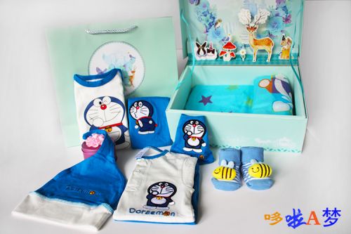 Coffret cadeau pour bébé - Vêtements + Fournitures aucun Ref 1951483