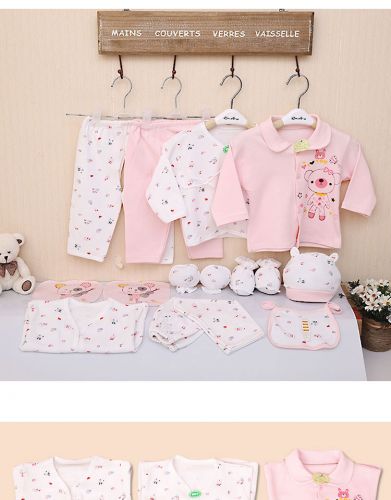 Coffret cadeau pour bébé - Vêtements + Chaussures accessoires Ref 1951604